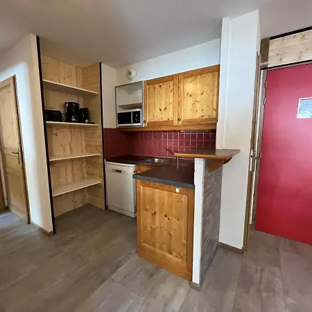6 Personnes Spacieux Au Pied Des Pistes, Proximite Telecabine, Commerces Et Services - Fr-1-508-26 Apartment Lanslevillard