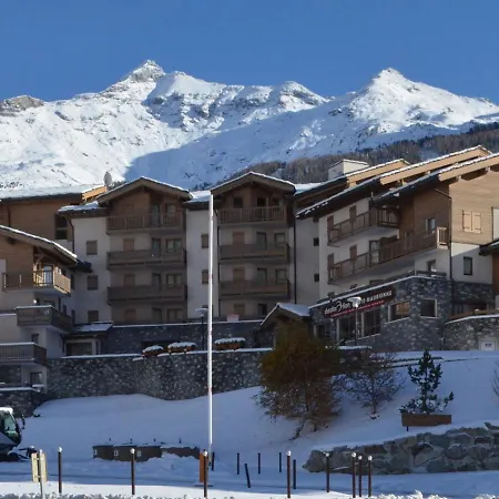 6 Personnes Spacieux Au Pied Des Pistes, Proximite Telecabine, Commerces Et Services - Fr-1-508-26 * Lanslevillard